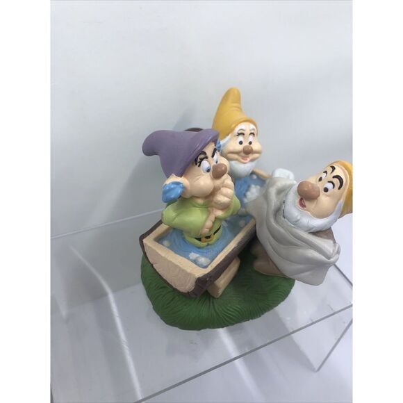 Disney Snow White Seven Dwarfs Bath Time Figurine.  Lil Classics PVC - Picture 4 of 8